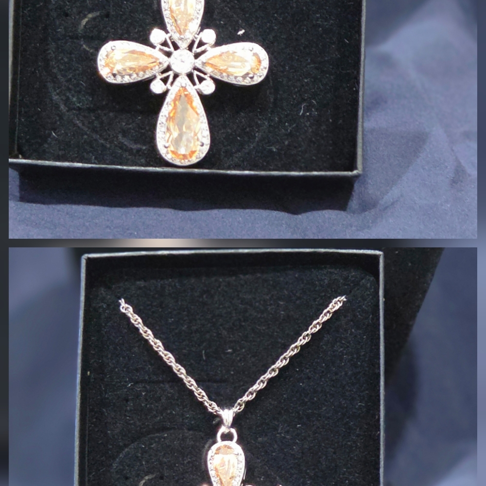Stunning Silver and Gold Teardrop Necklace